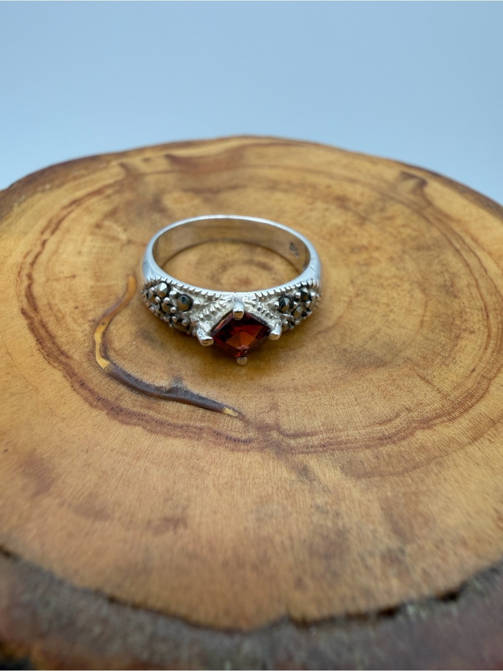 Sterling Silver Ring with Red (stone or Glass), Marcasite accents size 4.75 1.9g